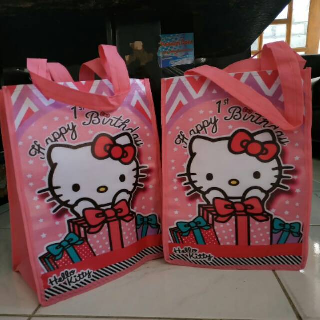 

Souvenir ulang tahun plus nama