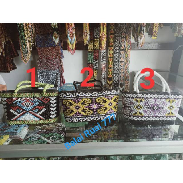 Tas Manik Etnik Dayak