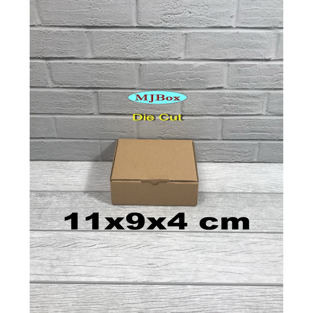 Kardus uk. 11x9x4 cm............die cut-1