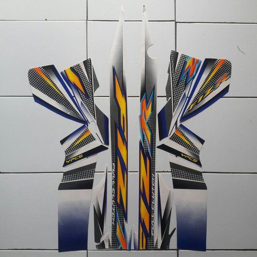 stiker motor f1zr 2004 putih-biru