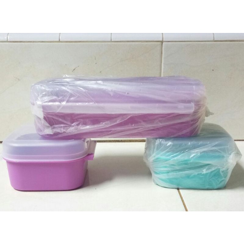 1 set tempat makan tupperware ori