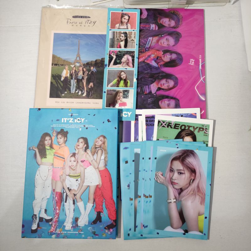 ITZY Icy Album Photobook Paris et Itzy & Dalla Dalla POB Postcard Set Icy & Wannabe