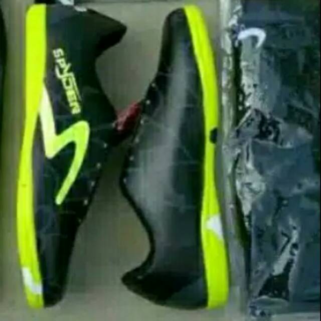 Paket komplit sepatu futsal specs sepatu futsal komplit specs spyder komplit sepatu futsal metasala
