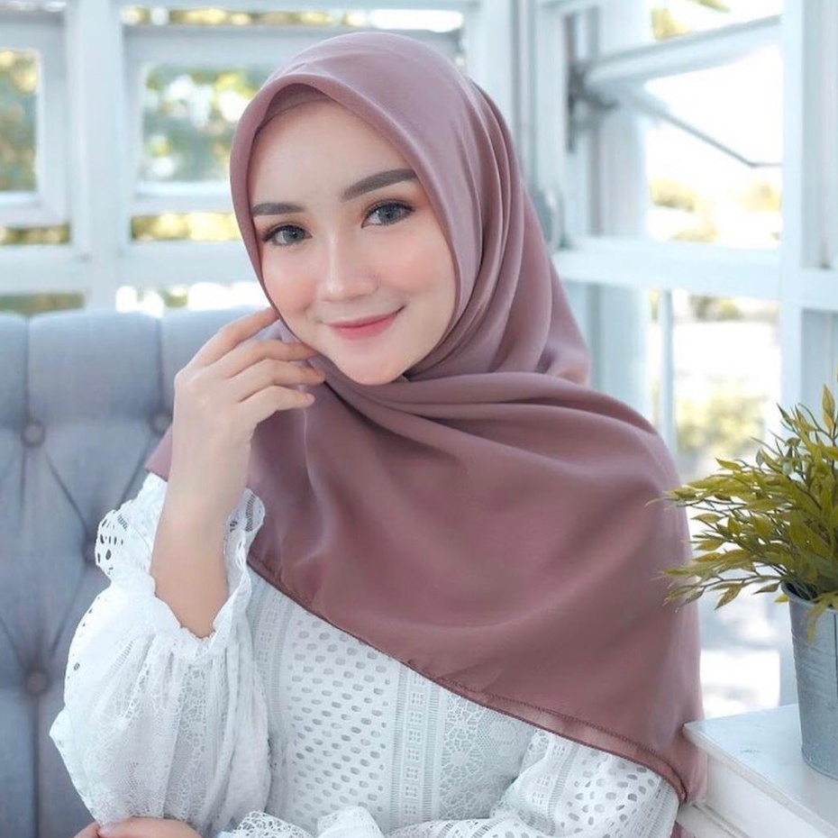 BELLA SQUARE HIJAB SEGIEMPAT 