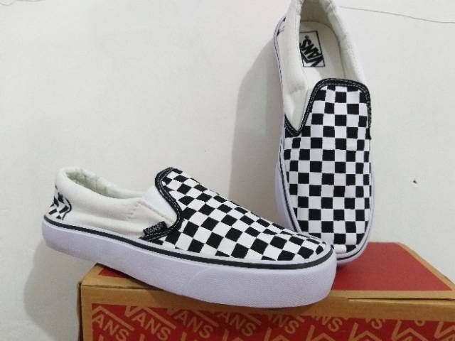 Sepatu Vans Checkerboard Putih Hitam White Black Casual Sekolah Kuliah Kerja Kado Hadiah Pria Wanita