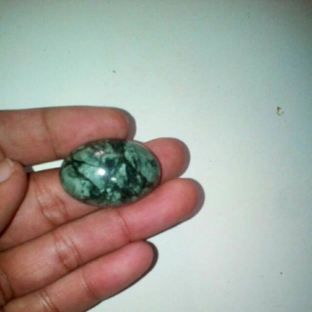 Batu akik bacan hijau