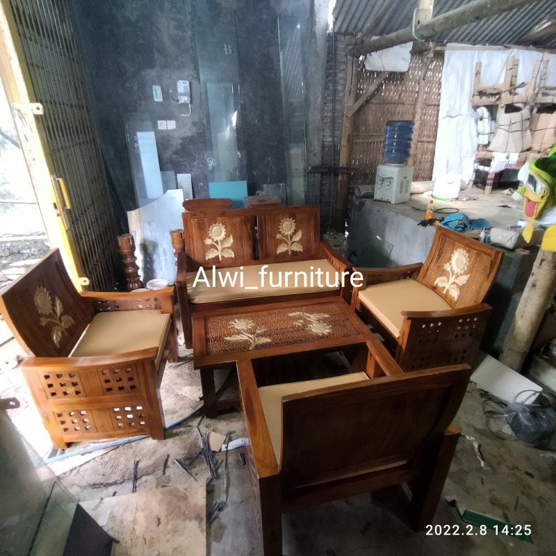 Kursi tamu minimalis finishing + bantalan