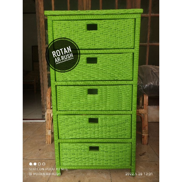 LEMARI BAJU ROTAN SINTETIS