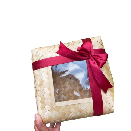

SEPASANG 25 X 25 X12- besek-box mika-hamper mika-kado wisuda-box hanta koran-seserahan