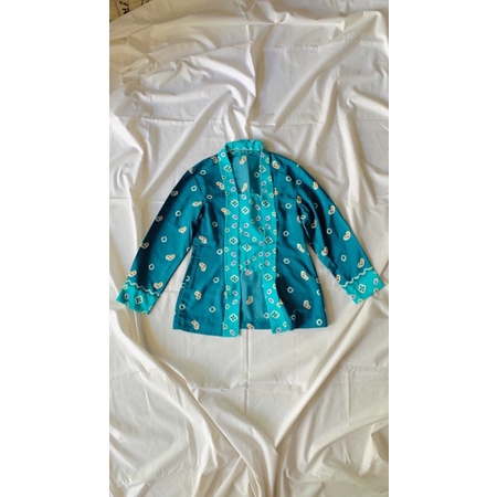 KEBAYA , KEBAYA KUTU BARU , KEBAYA MODERN , KEBAYA MURAH,KEBAYA KUTU BARU MODERN , KEBAYA WISUDA