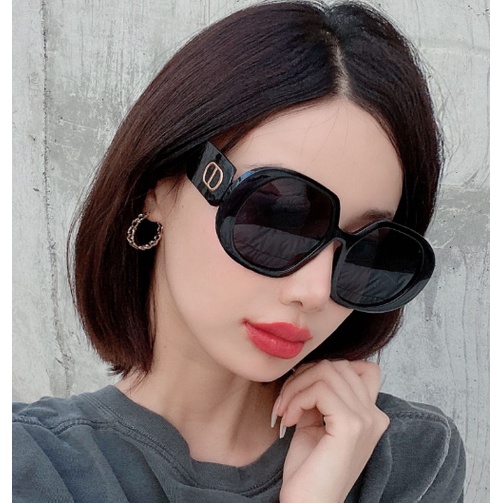 Kacamata Hitam Model Frame Bulat Oversize Bahan Metal Gaya Vintage Klasik Untuk Wanita