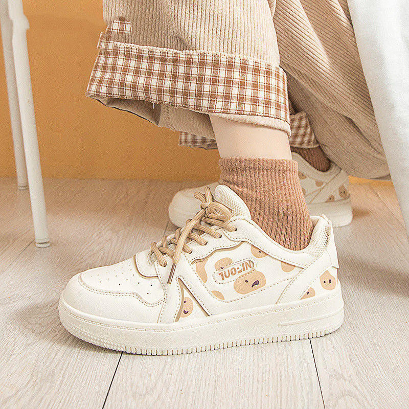 Sport di musim semi dan musim panas 2021 sepatu papan popular gadis lembut Jepang cantik siswa tebal