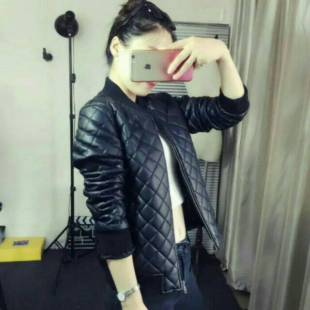 Jaket semi kulit wanita M22