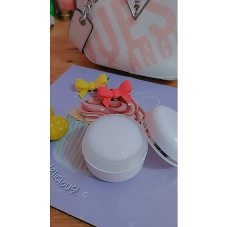 BIBIT PEMUTIH BADAN PADAT DAN BAU OBAT 100% DIJAMIN CEPAT PUTIH GRADE A++++ DOSIS TINGGI CEPAT MEMUT