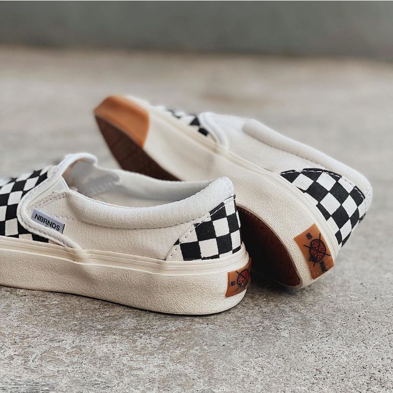 Nobrands Slip on Catur