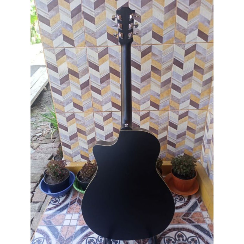 Gitar Akustik Taylor