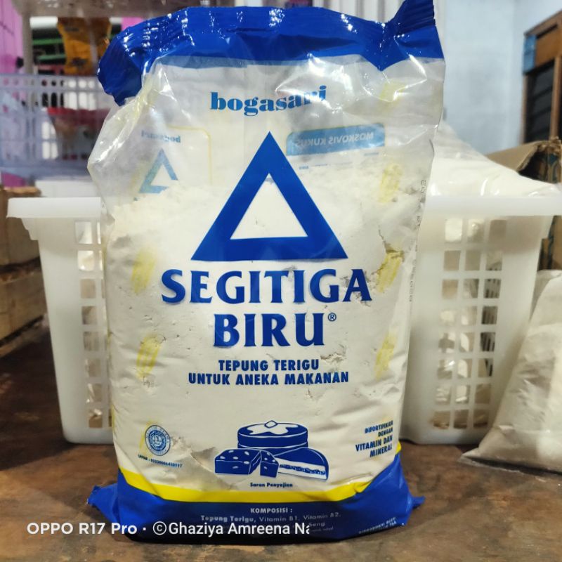 

Tepung (gandum) Segitiga Biru 1kg