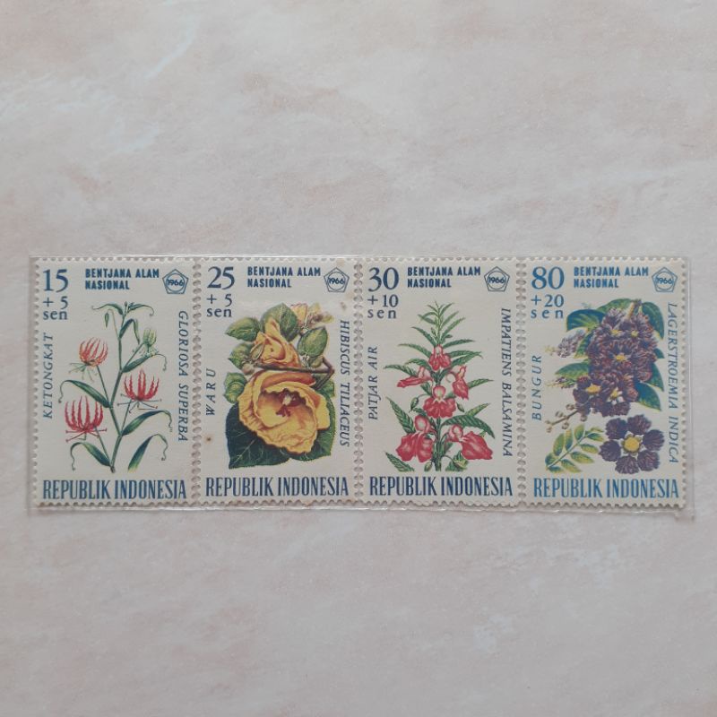 

(A) Perangko Indonesia Bencana Alam Nasional Bunga Seri 3 Tahun 1966 set lengkap - 4pcs