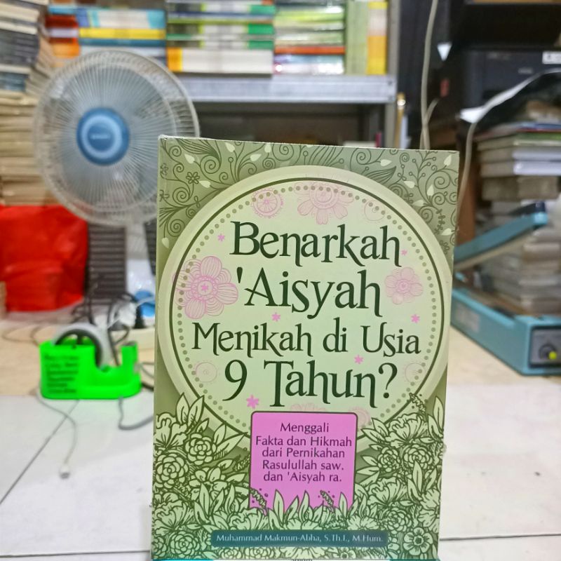 Obral Buku Agama / Islami / Novel Islami / Bacaan Agama / Shalat Tahajjud Untuk Prestasi Akademik / Menyegarkan Islam Kita / Istri Bahagia / Original Murah #24A-Benerkah Aisyah Meni
