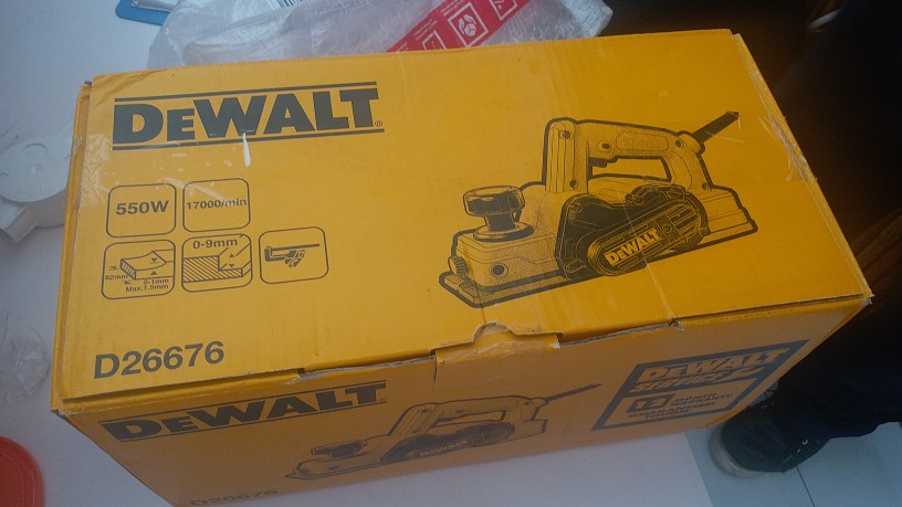 Mesi Planner Mesin Pasah Mesin Serut 82 Mm Dewalt D26676