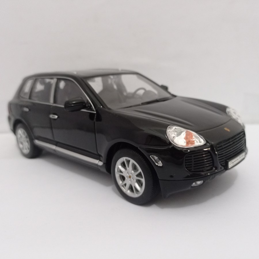 Diecast Porsche Cayenne turbo Welly 1:24 miniatur mobil koleksi murah