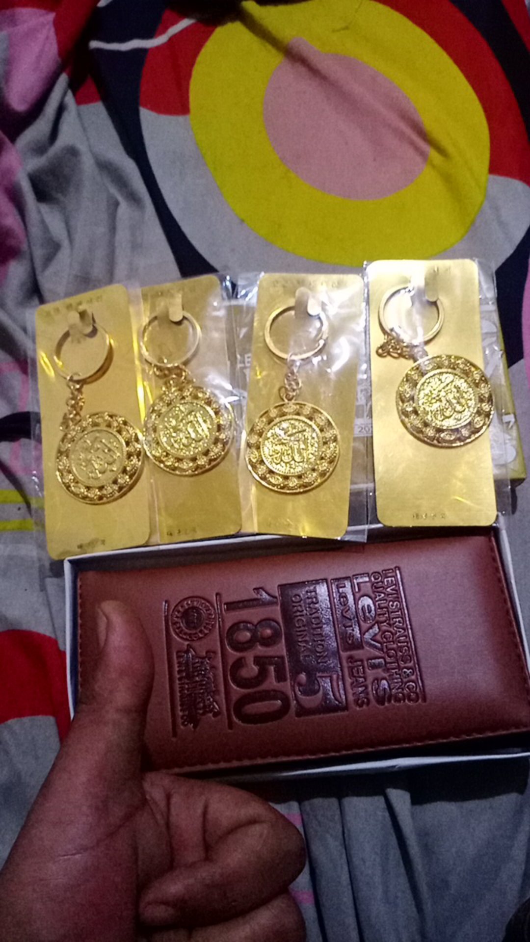 Gantungan Kunci Warna Emas Kaligrafi -1 Buah