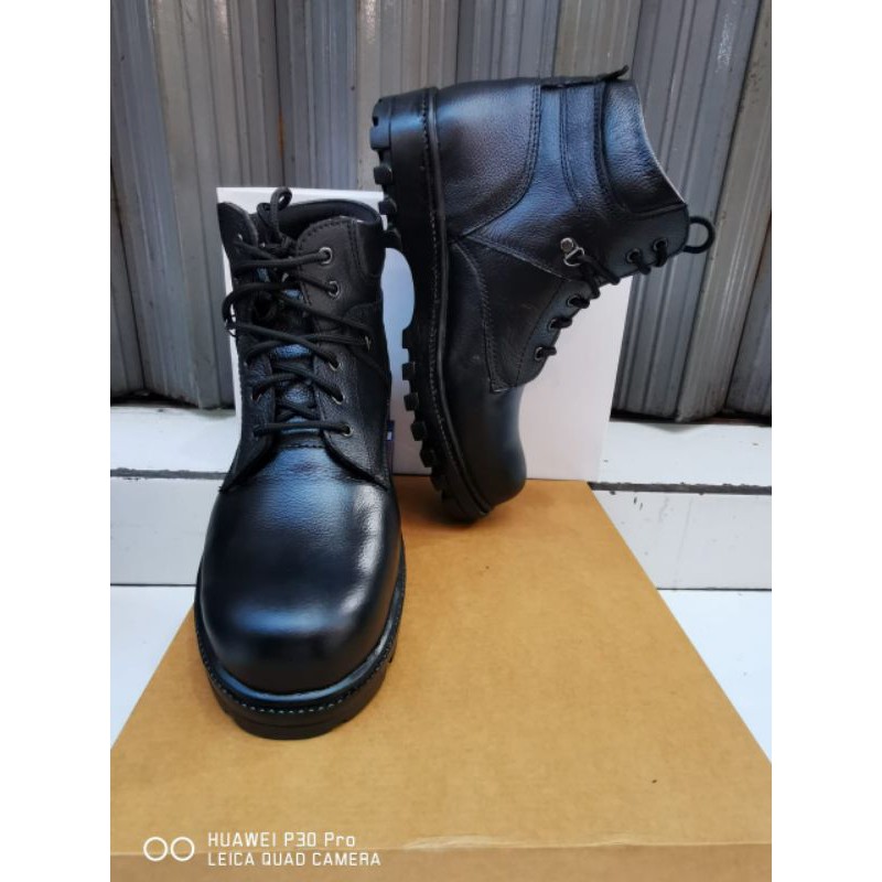 Sepatu Pria Safety Kulit Asli