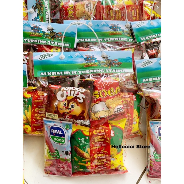 

PARCEL BINGKISAN SNACK KEMASAN ULANG TAHUN