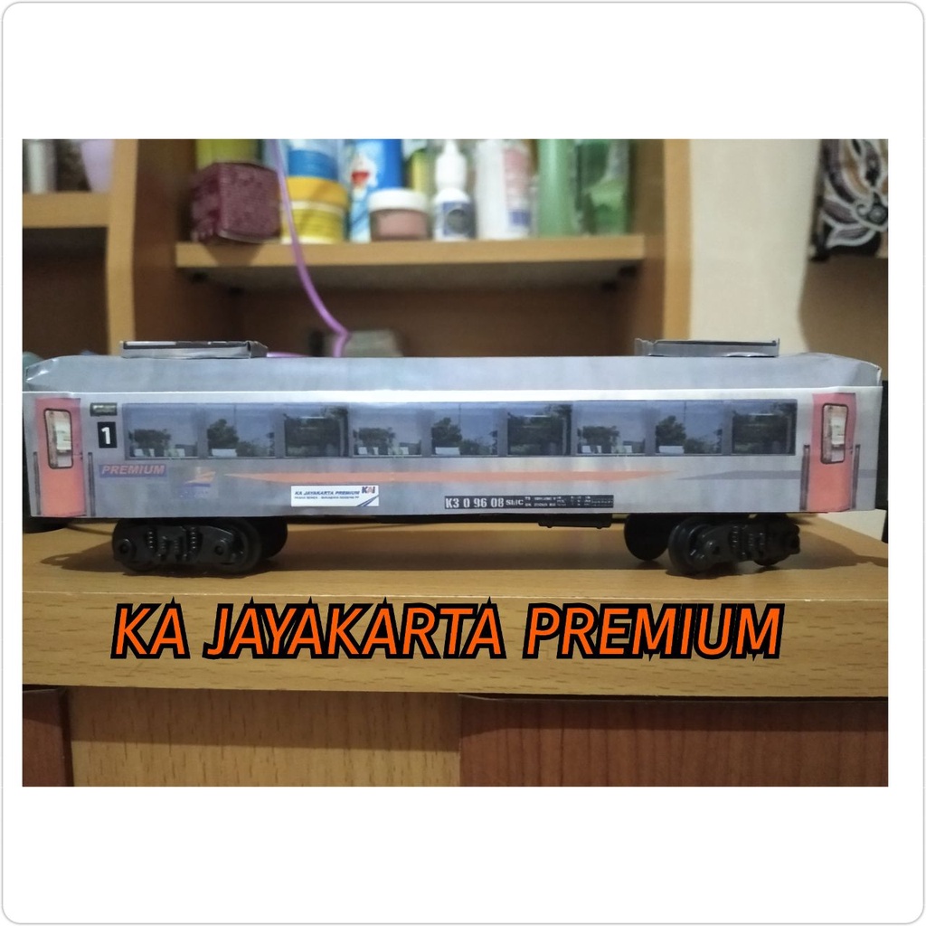 KAI Gerbong KA Jayakarta Premium