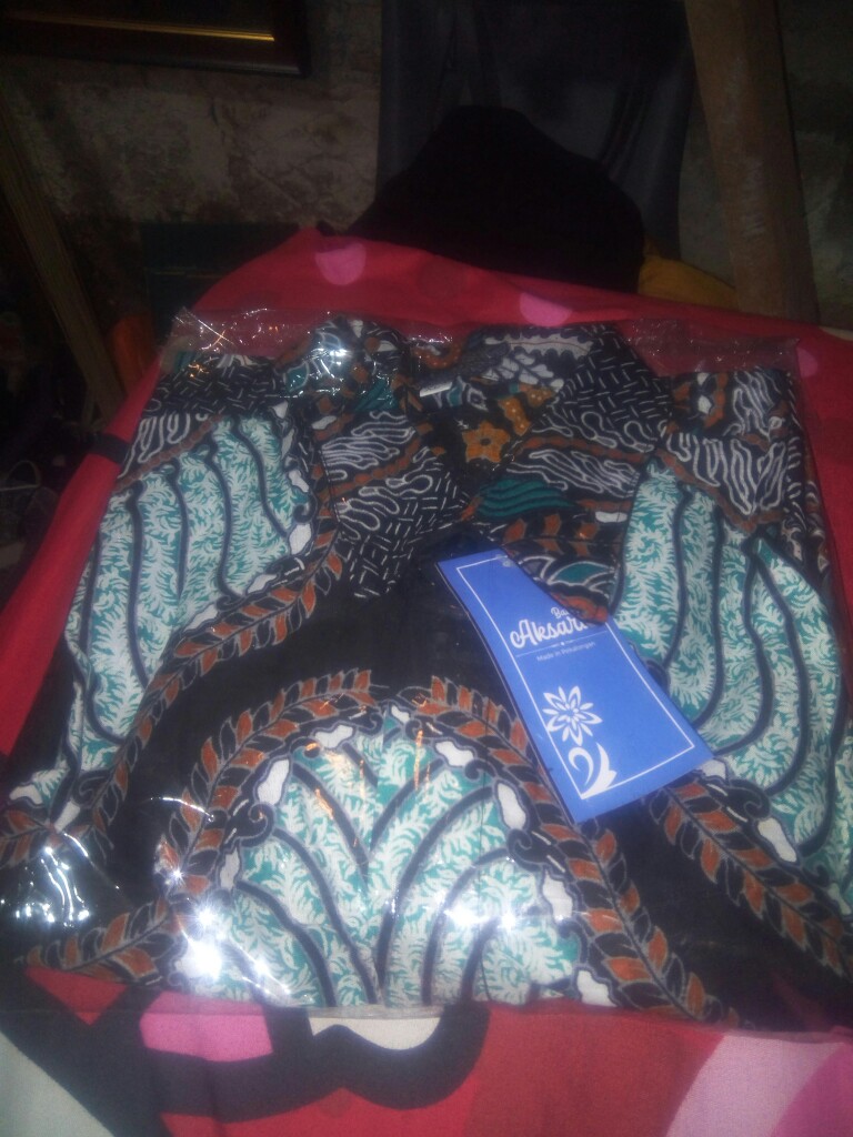Hem Pisang Mega Mendung Ori Titiek Batik Solo, Kemeja Batik Pria Ppbtk07 Wsa04 Lengan Pendek Modern