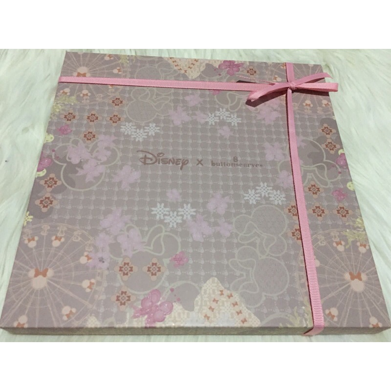 Buttonscarves the Dream Park Viola