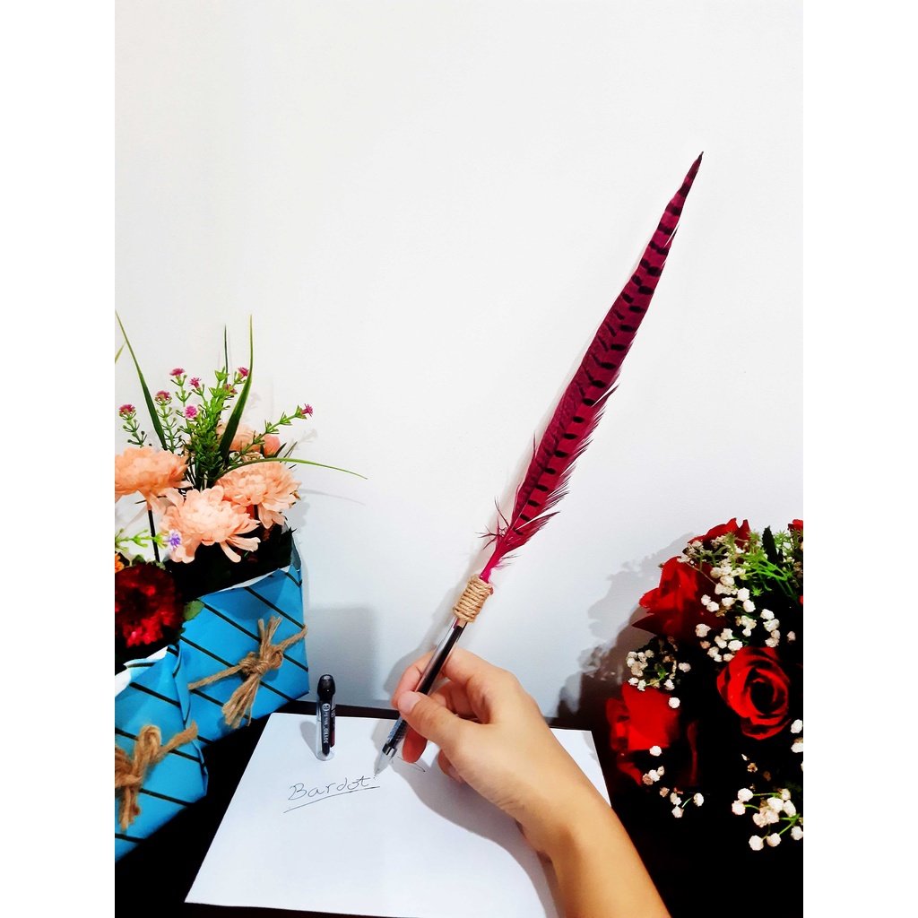 

pen sayap bulu 12 cm / Pen antik/klasik /souvenir nikah & ulang tahun