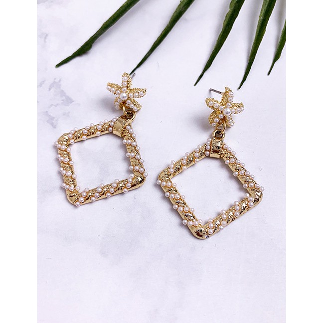 LRC Anting Tusuk Fashion Gold Alloy Pearl Starfish Earrings F68406