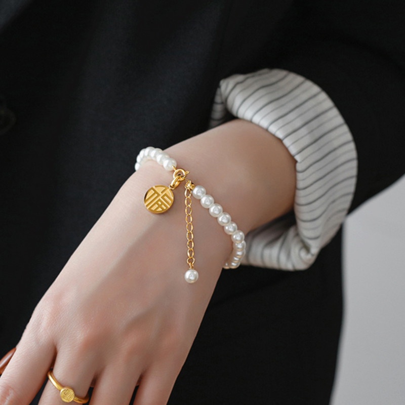 Gelang Titanium Emas 18k Mutiara Beruntung Karakter China 'Fu' Wanita Anti Karat Perhiasan Aksesoris