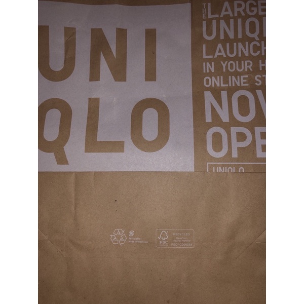 

PAPERBAG BERBAYAR UNIQLO MANGO ZARA STRADIVARIUS PULLNBEAR