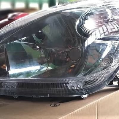 Headlamp lampu depan xenia avanza 2004