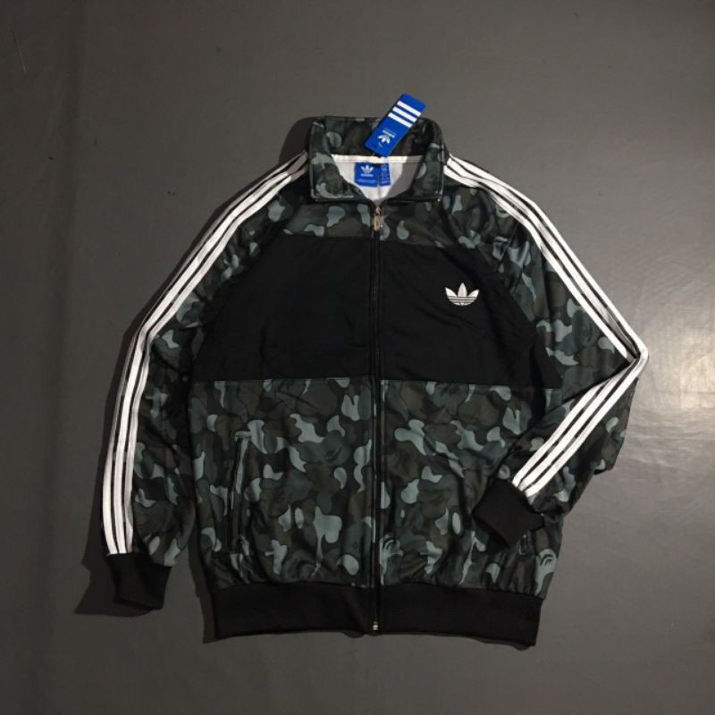 JAKET ADIDAS SPEZIAL CASUAL ARMY