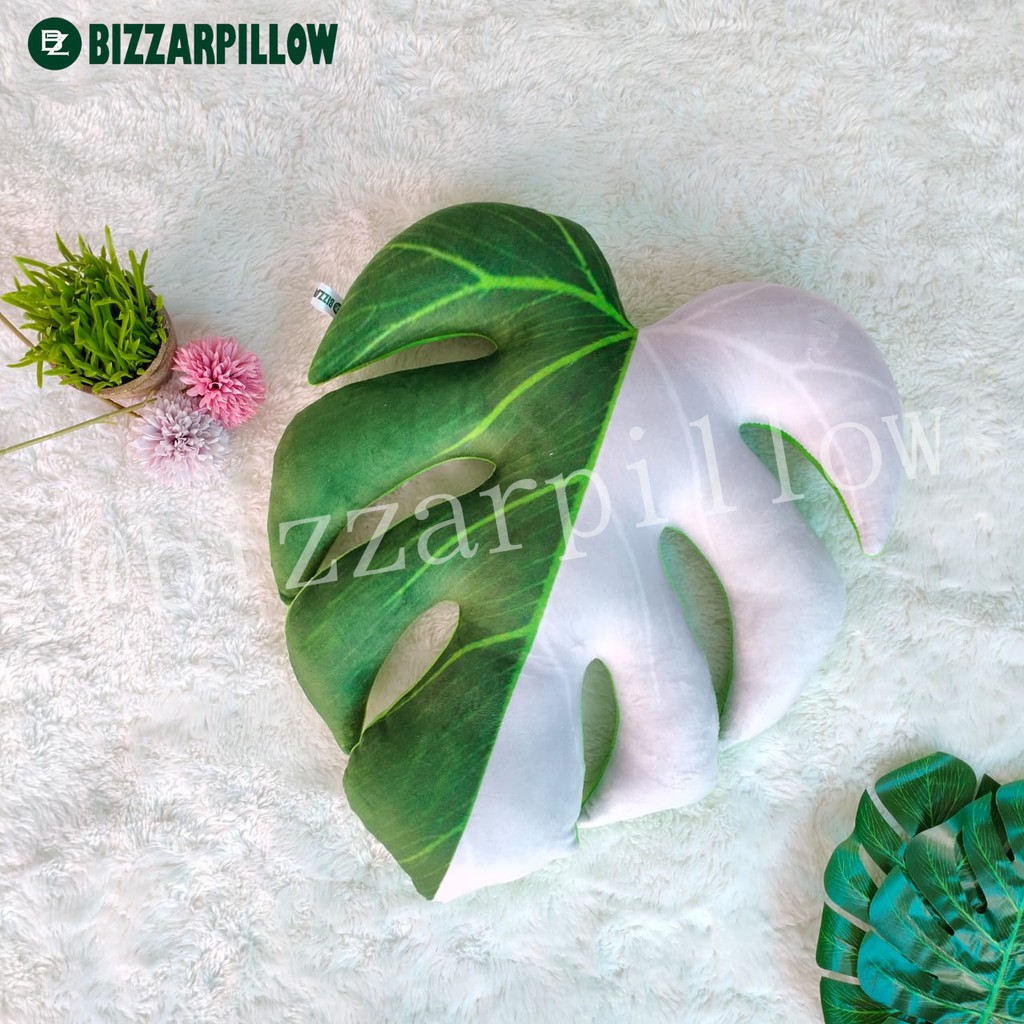 Bizzarpillow Bantal Sofa Bantal Daun Monstera Size M BZ151