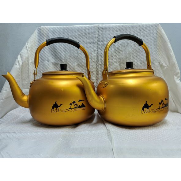 Teko Arab Asli Dubai 2 Liter Bone China Emas