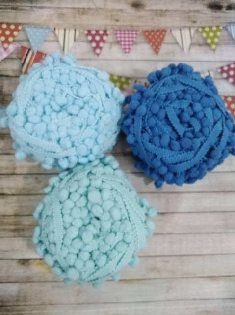 Renda pompom warna pastel