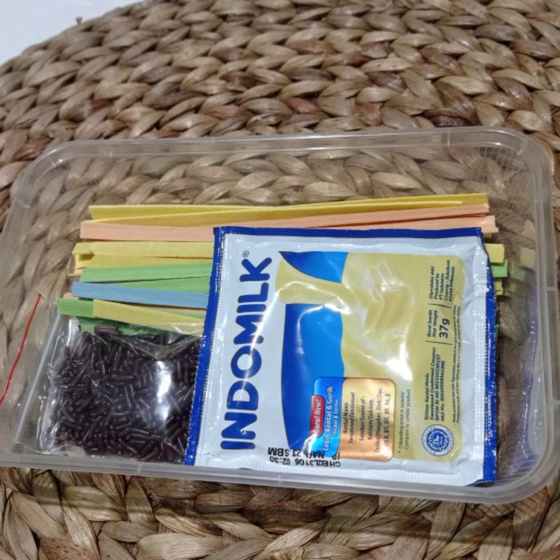 

Mie gepeng rainbow manis