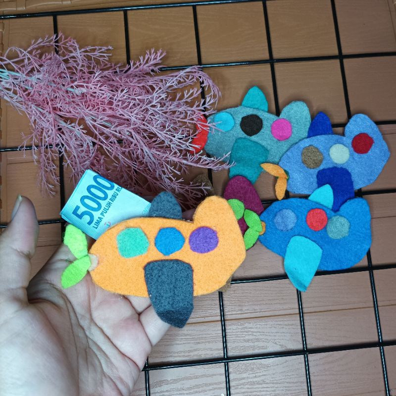 

Amplop lebaran pesawat 9.1 × 9.5 cm. dijual per pcs