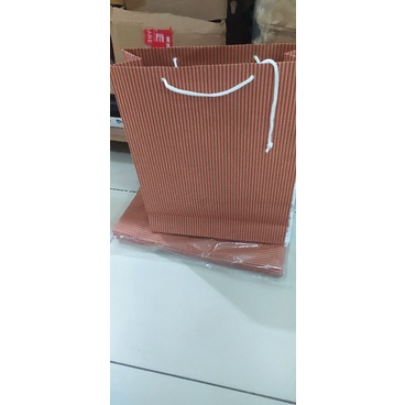 

Paper bag polio salur garis itam/isi 12 /terlaris dan murah neww