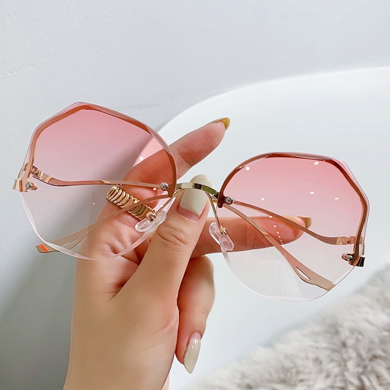 Kacamata Hitam Polarized Dengan Frame Metal Warna Gradasi Gaya Klasik Untuk Wanita