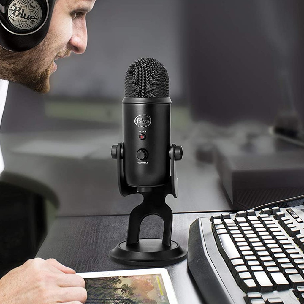 Blue Yeti USB Professional Gaming / Streamer Microphone