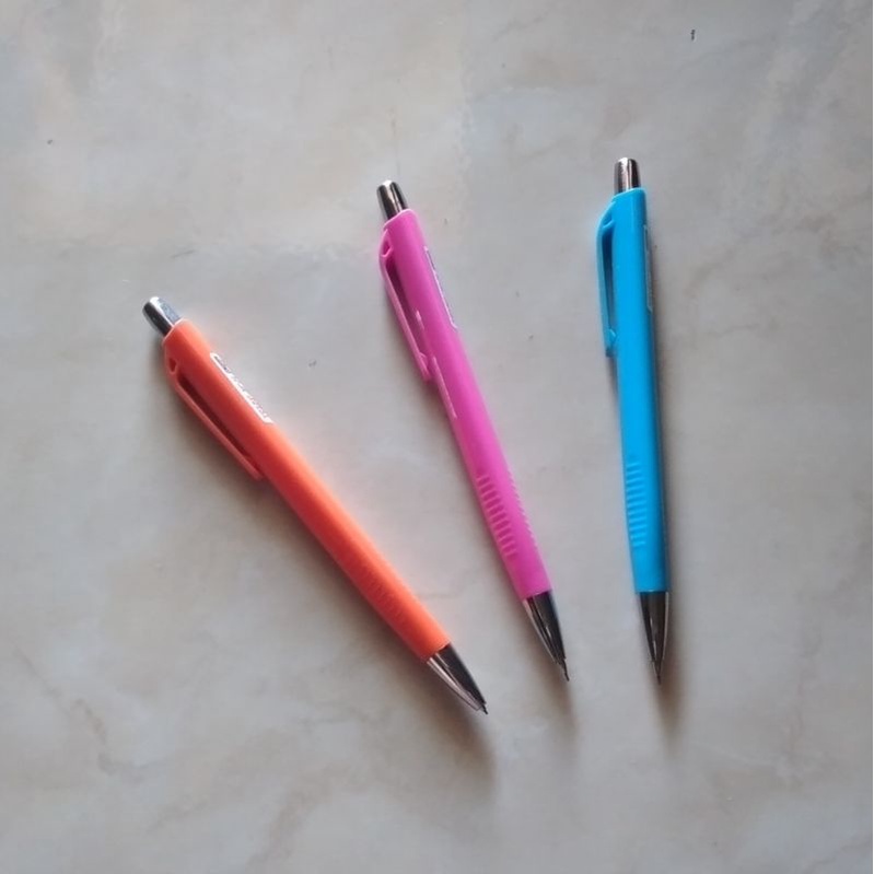 

PENSIL ISI / PENSIL MEKANIK JOYKO 0,7MM