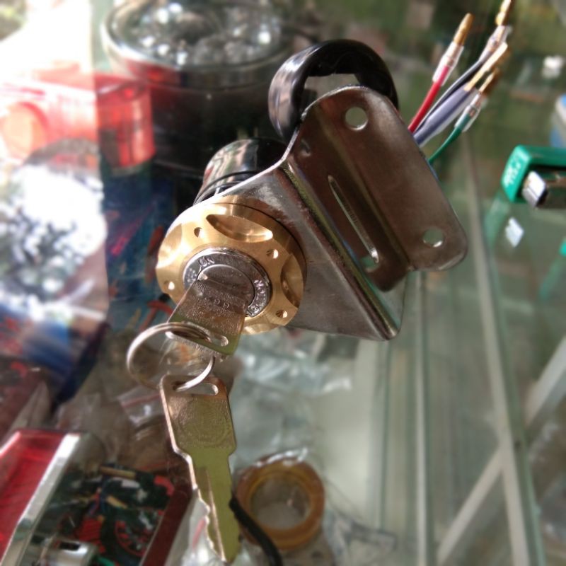 KUNCI KONTAK CB100 + MANISAN