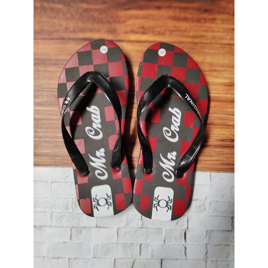 Sandal jepit pria motif Mr.Crab
