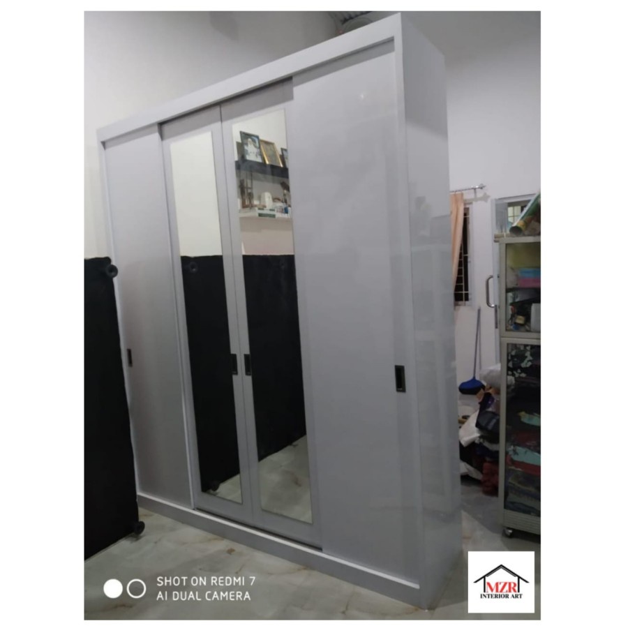 Wardrobe/Lemari Pakaian Sliding