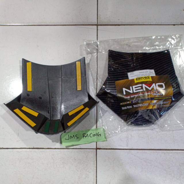 Cover tutup carbon bawah lampu stop belakang yamaha nmax new nemo